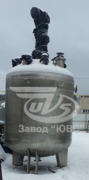 Аппарат с перемешивающим устройством 
